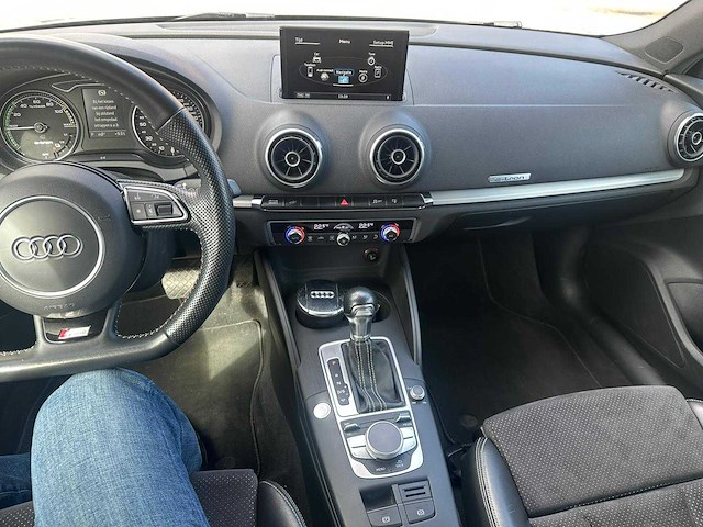Audi - 2015 - a3 sportback - 1.4 e-tron amb. pl+ - automaat - personenauto - afbeelding 16 van  28