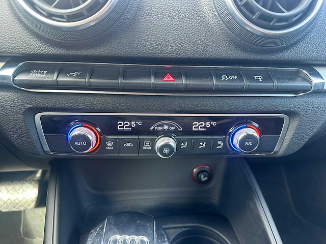 Audi - 2015 - a3 sportback - 1.4 e-tron amb. pl+ - automaat - personenauto - afbeelding 18 van  28