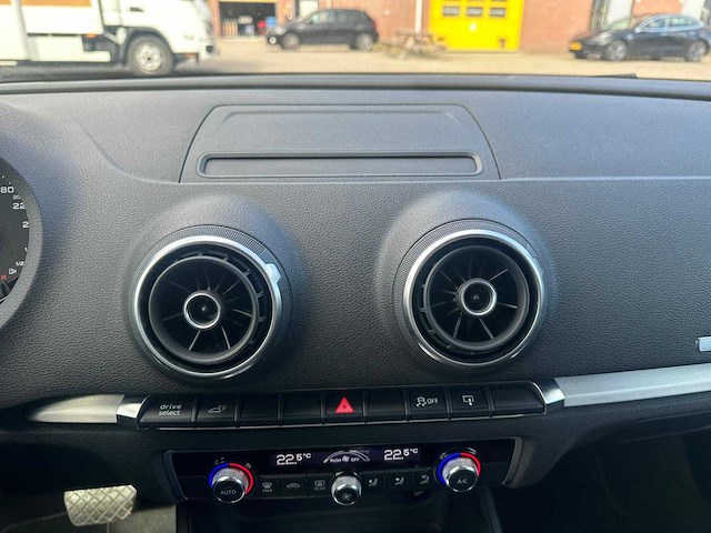 Audi - 2015 - a3 sportback - 1.4 e-tron amb. pl+ - automaat - personenauto - afbeelding 21 van  28