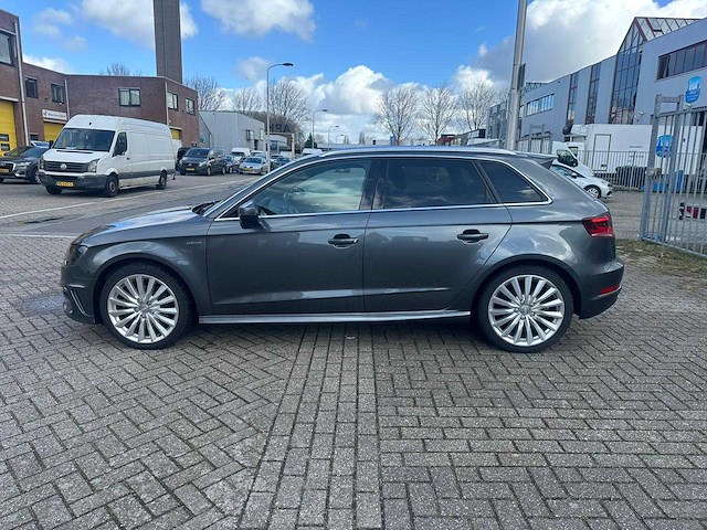 Audi - 2015 - a3 sportback - 1.4 e-tron amb. pl+ - automaat - personenauto - afbeelding 22 van  28