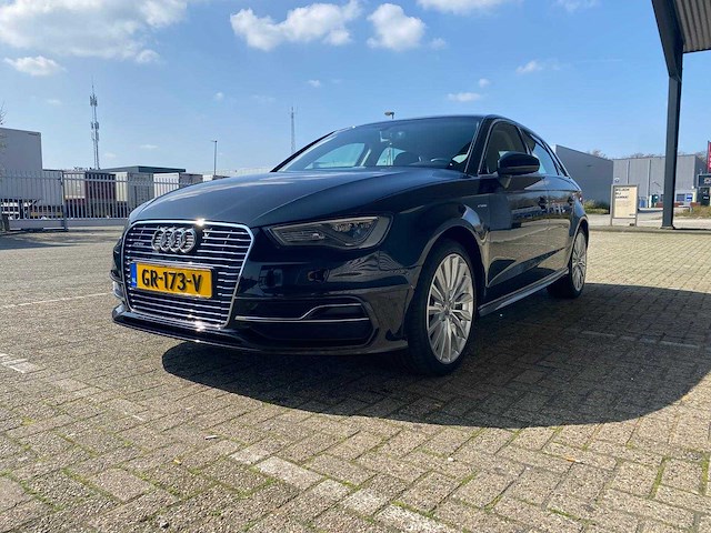Audi - 2015 - a3 sportback - 1.4 e-tron amb. pl+ - gr-173-v - afbeelding 1 van  12