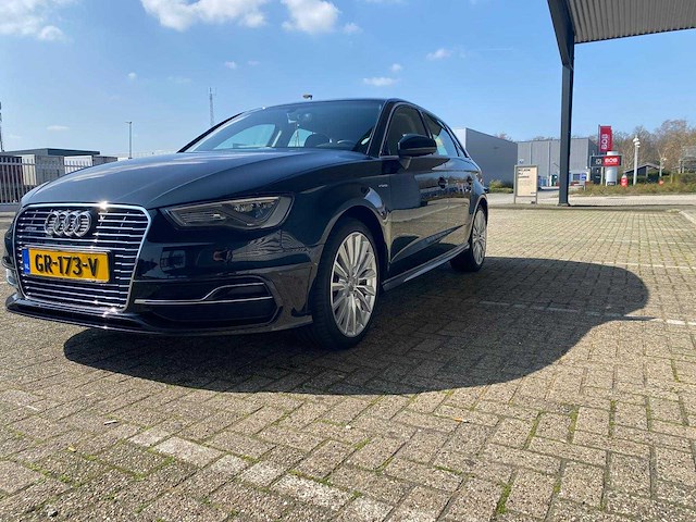 Audi - 2015 - a3 sportback - 1.4 e-tron amb. pl+ - gr-173-v - afbeelding 5 van  12