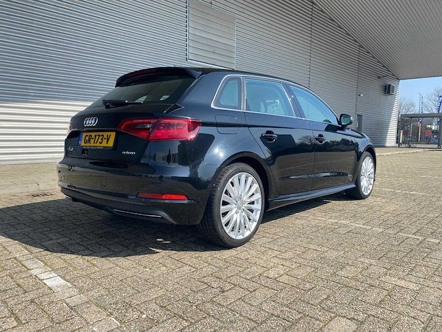 Audi - 2015 - a3 sportback - 1.4 e-tron amb. pl+ - gr-173-v - afbeelding 7 van  12