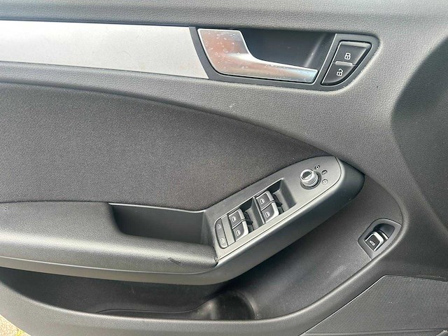 Audi - 2015 - a4 avant - 1.8 tfsi sport ed. - automaat - personenauto - afbeelding 13 van  24