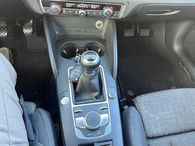 Audi - 2017 - a3 limousine - 1.6 tdi sp. l. ed. - personenauto - afbeelding 7 van  16