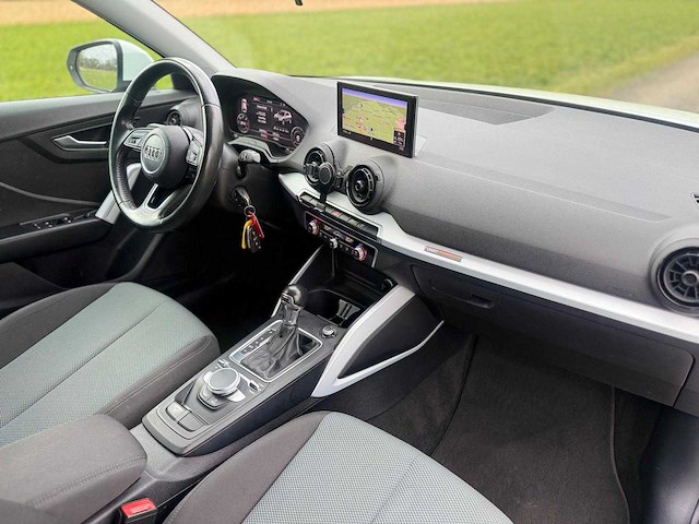 Audi - 2018 - q2 - 1.6 tdi design - rv-147-p - afbeelding 2 van  13