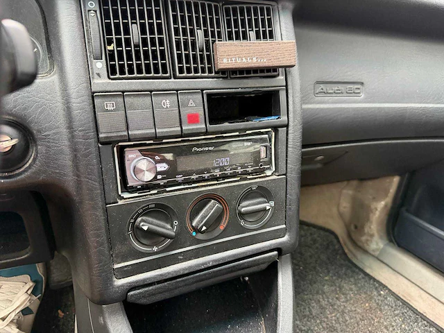 Audi - 80 - 1.6 e - personenauto - 1992 - afbeelding 5 van  23