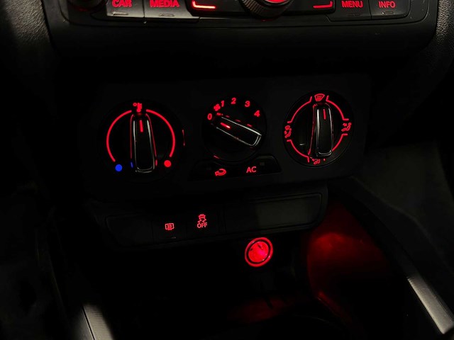 Audi - a1 - 1.2 tfsi amb. pl. b. - car - 2011|25-pxj-3|iaw - afbeelding 27 van  28