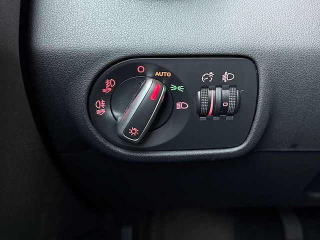 Audi - a1 - 1.2 tfsi connect - car - 2012|11-sxd-6|iaw - afbeelding 24 van  60