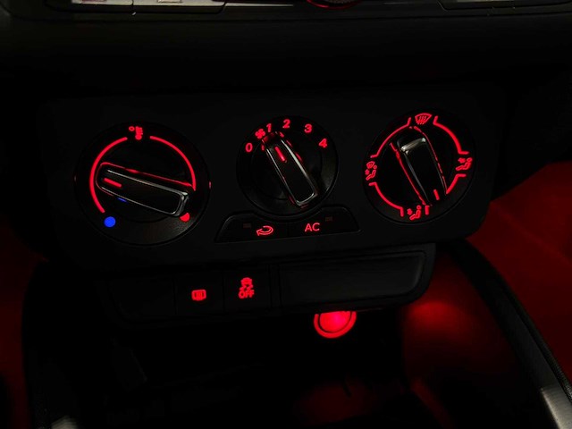 Audi - a1 - 1.2 tfsi connect - car - 2012|70-tln-5|iaw - afbeelding 23 van  24