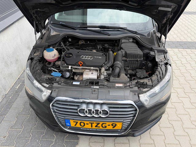 Audi - a1 - sportback - 1.4 tfsi attr. pl.b. personenauto - 2012 - afbeelding 6 van  17