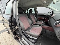 Audi - a1 - sportback - 1.4 tfsi attr. pl.b. personenauto - 2012 - afbeelding 8 van  17