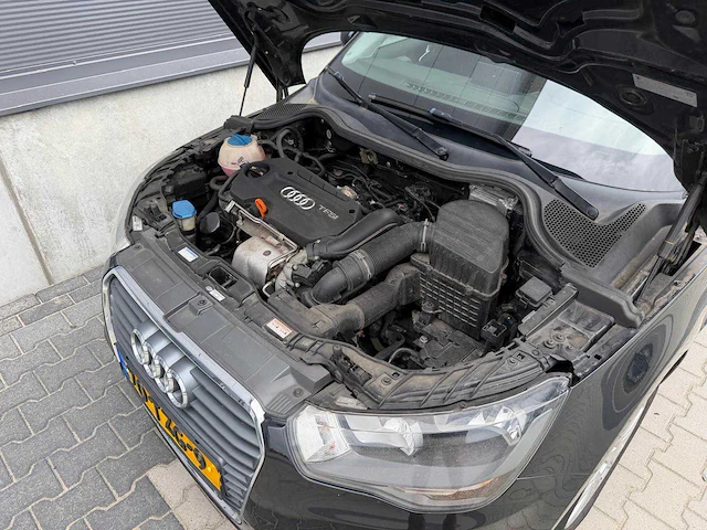 Audi - a1 - sportback - 1.4 tfsi attr. pl.b. personenauto - 2012 - afbeelding 10 van  26