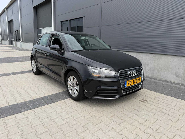 Audi - a1 - sportback - 1.4 tfsi attr. pl.b. personenauto - 2012 - afbeelding 22 van  26