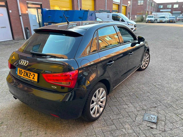 Audi - a1 sportback - 1.6 tdi connect - car - 2013 - afbeelding 11 van  15
