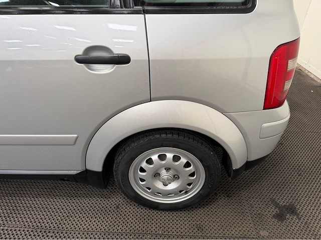 Audi - a2 - 1.2 tdi 3l - personenauto - 2001 - afbeelding 4 van  7