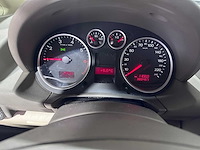 Audi - a2 - 1.4 16v- 18-rjf-8 - afbeelding 16 van  16