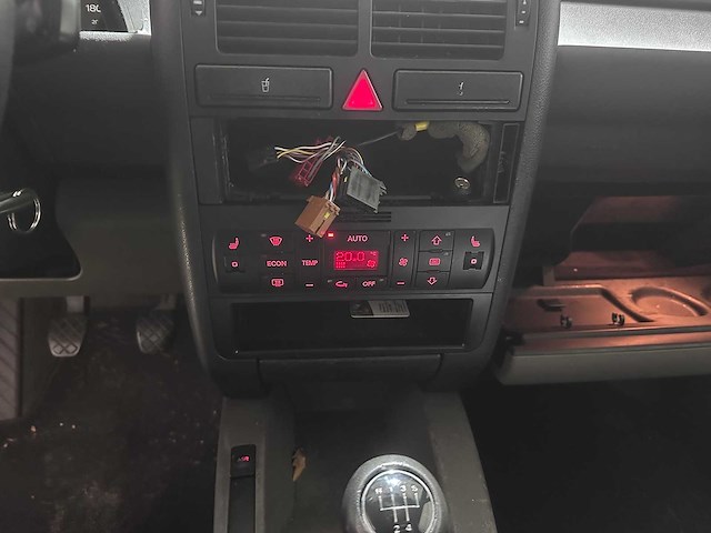 Audi - a2 - 1.4 16v- jk-575-j- 2000 - afbeelding 2 van  8