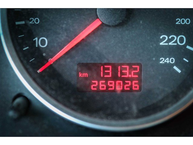 Audi - a2 - 1.4 67-nn-kr - afbeelding 15 van  19