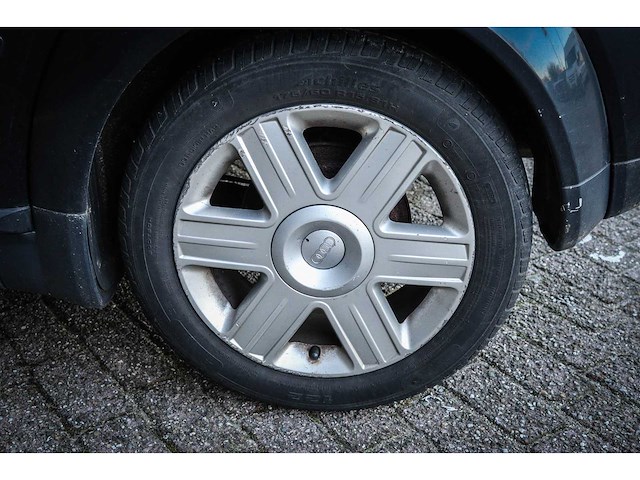 Audi - a2 - 1.4 67-nn-kr - afbeelding 3 van  19