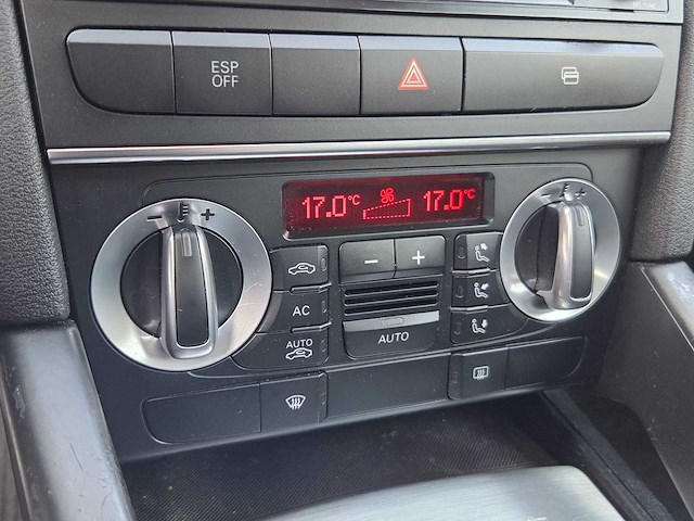 Audi - a3 - 1.4 tfsi attr. pl b - 01-jvv-7 - 2009 - afbeelding 26 van  26