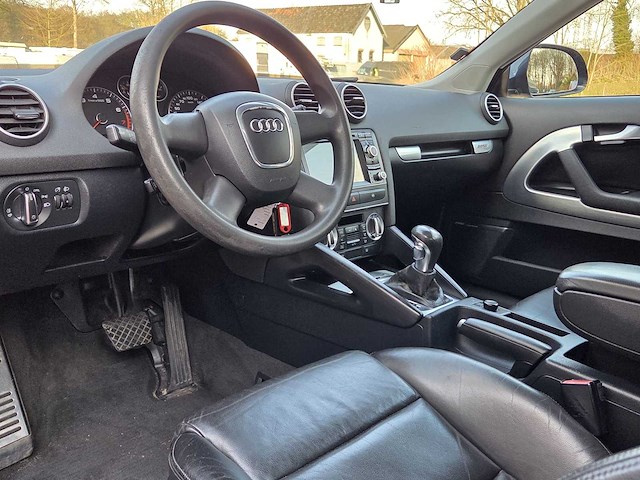 Audi - a3 - 1.4 tfsi attr. pl b - 01-jvv-7 - 2009 - afbeelding 15 van  26