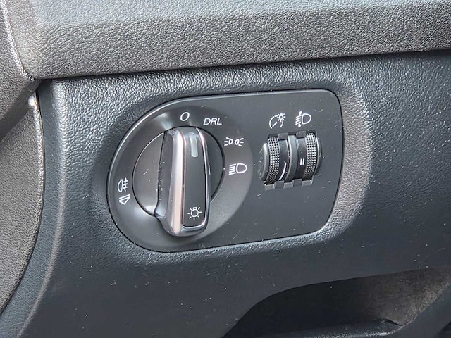 Audi - a3 - 1.4 tfsi attr. pl b - 01-jvv-7 - 2009 - afbeelding 16 van  26