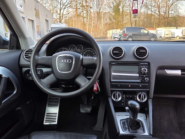 Audi - a3 - 1.4 tfsi attr. pl b - 01-jvv-7 - 2009 - afbeelding 24 van  26