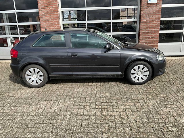 Audi - a3 - 1.4 tfsi attr. pl b - personenauto - 2009 - afbeelding 8 van  9