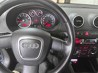 Audi - a3 - 1.6 fsi attraction - 81-sx-dx- 2006 - afbeelding 16 van  17