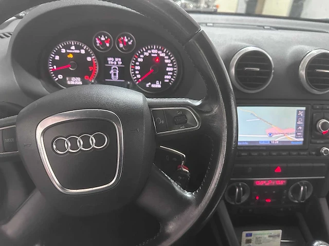Audi - a3 cabriolet - 1.8 tfsi attr.pl.bns - 89-lbv-2- 2010 - afbeelding 18 van  19