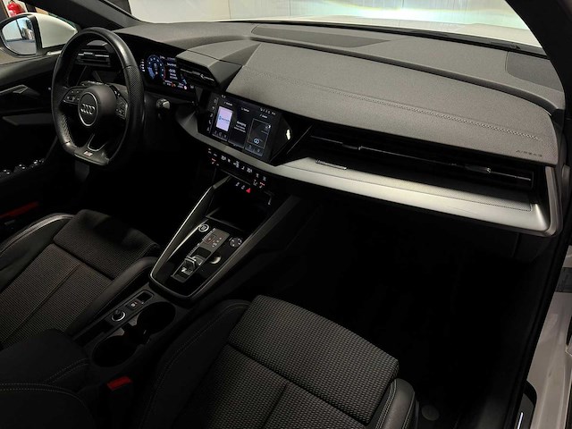 Audi - a3 limousine - 30 tfsi s edition 2023 t-952-dx iaw - afbeelding 10 van  23