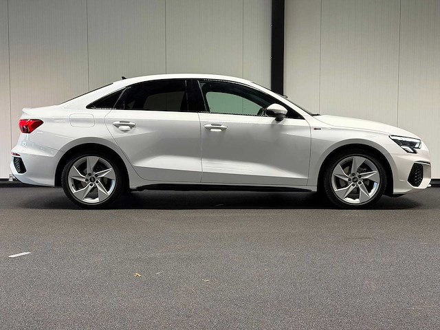 Audi - a3 limousine - 30 tfsi s edition 2023 t-952-dx iaw - afbeelding 14 van  23