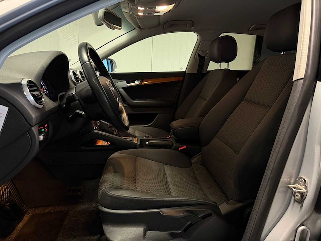 Audi - a3 sportback - 1.2 tfsi ambit.pl.b 2011 51-xdd-7 iaw - afbeelding 2 van  17