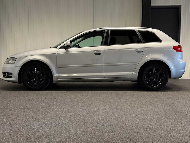 Audi - a3 sportback - 1.2 tfsi ambit.pl.b 2011 51-xdd-7 iaw - afbeelding 1 van  24