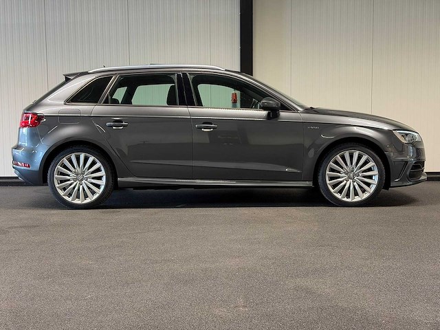 Audi - a3 sportback - 1.4 e-tron amb. pl+ hp-365-j 2015 - afbeelding 26 van  31