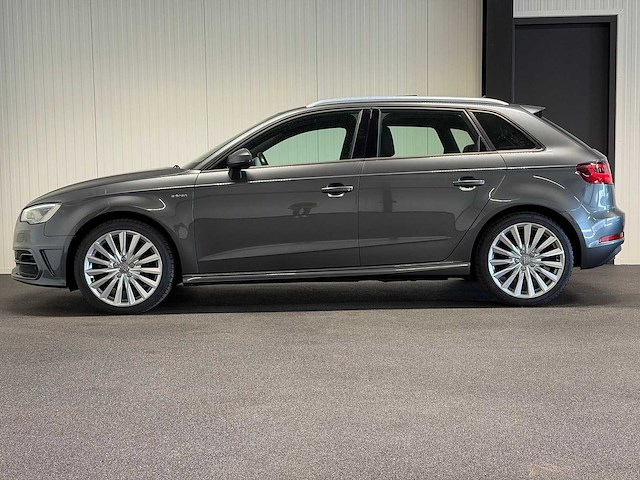 Audi - a3 sportback - 1.4 e-tron amb. pl+ hp-365-j 2015 - afbeelding 15 van  17