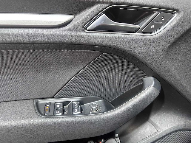 Audi - a3 sportback - 1.8 tfsi automaat ambit. pl+ - 9-kxt-88 - 2013 - afbeelding 2 van  17