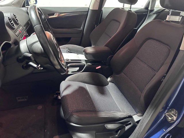 Audi - a3 sportback - 2.0 fsi ambition - 38-rv-pg - afbeelding 2 van  9