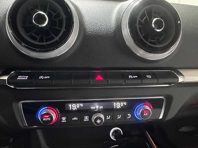 Audi - a3 sportback - 35 tfsi cod sp.sl.e - sr-768-j- 2018 - afbeelding 7 van  22