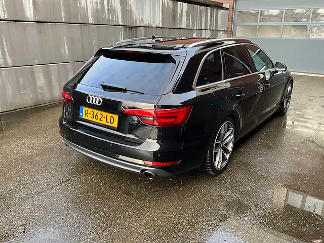 Audi - a4 - car - 2017 - afbeelding 7 van  12