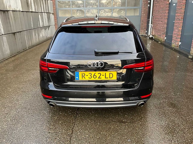 Audi - a4 - car - 2017 - afbeelding 8 van  12