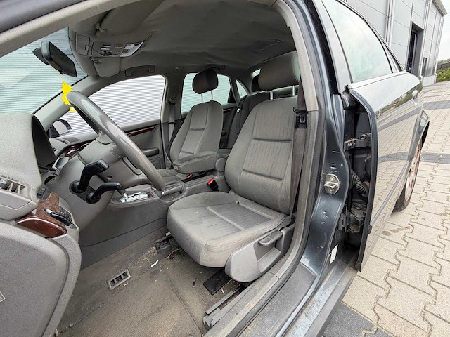 Audi - a4 - limousine 2.0 exclusive mt - personenauto - 2001 - afbeelding 7 van  25
