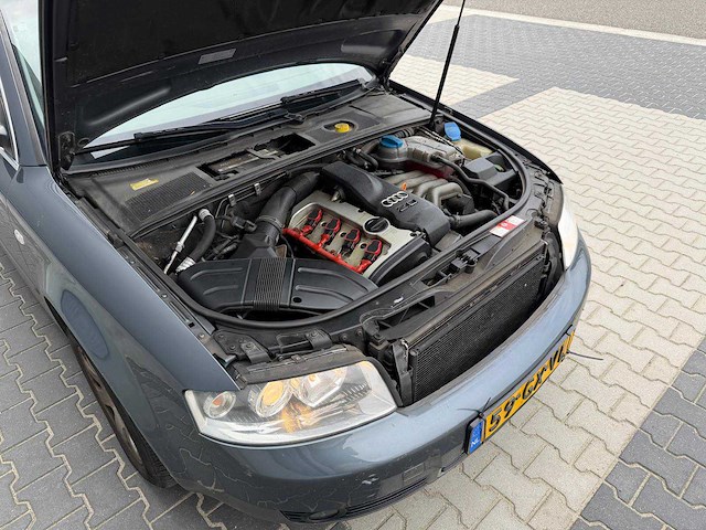 Audi - a4 - limousine 2.0 exclusive mt - personenauto - 2001 - afbeelding 10 van  25