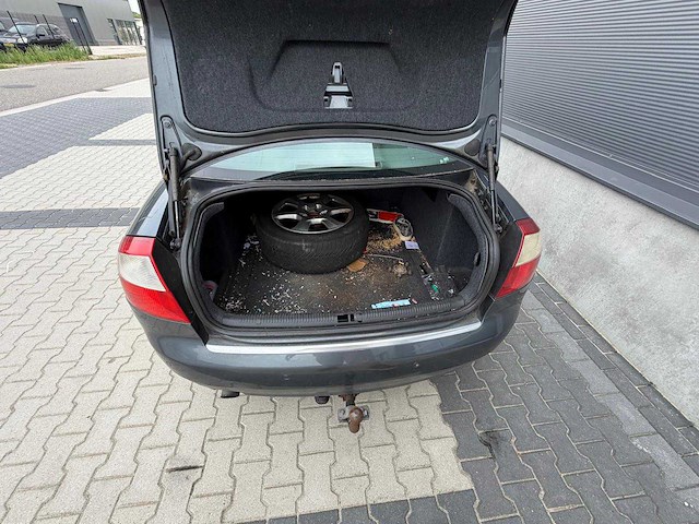 Audi - a4 - limousine 2.0 exclusive mt - personenauto - 2001 - afbeelding 11 van  25