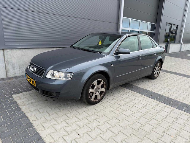 Audi - a4 - limousine 2.0 exclusive mt - personenauto - 2001 - afbeelding 1 van  25