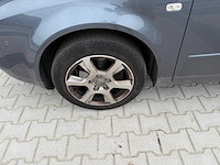 Audi - a4 - limousine 2.0 exclusive mt - personenauto - 2001 - afbeelding 13 van  25