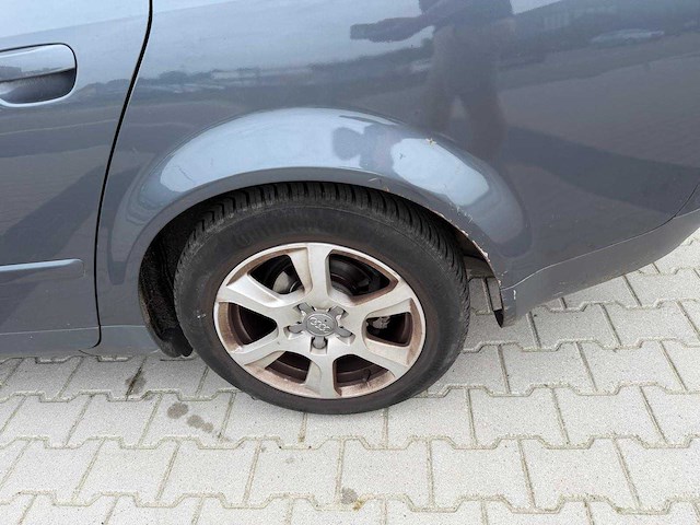 Audi - a4 - limousine 2.0 exclusive mt - personenauto - 2001 - afbeelding 15 van  25