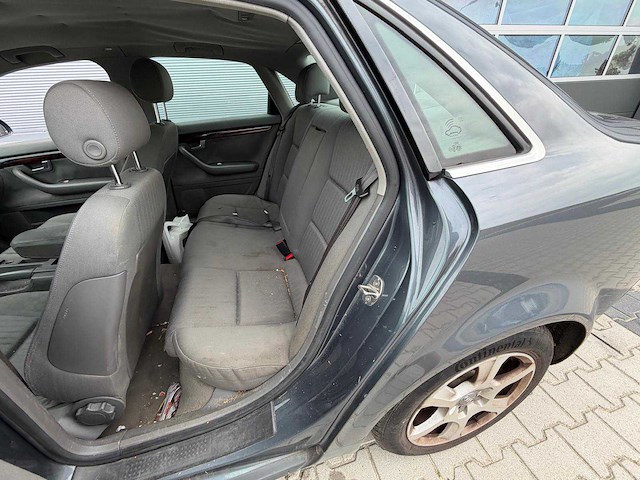 Audi - a4 - limousine 2.0 exclusive mt - personenauto - 2001 - afbeelding 18 van  25
