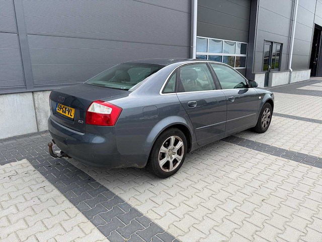Audi - a4 - limousine 2.0 exclusive mt - personenauto - 2001 - afbeelding 22 van  25